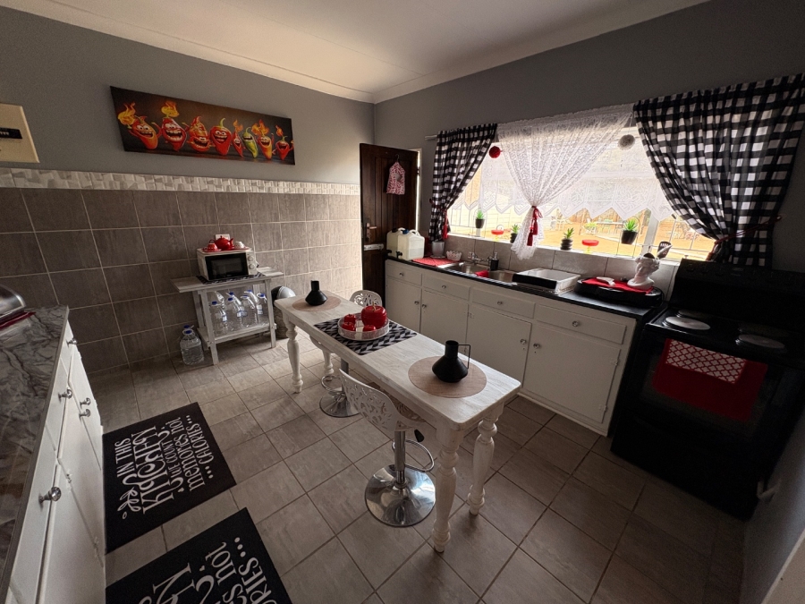 3 Bedroom Property for Sale in Flimieda North West